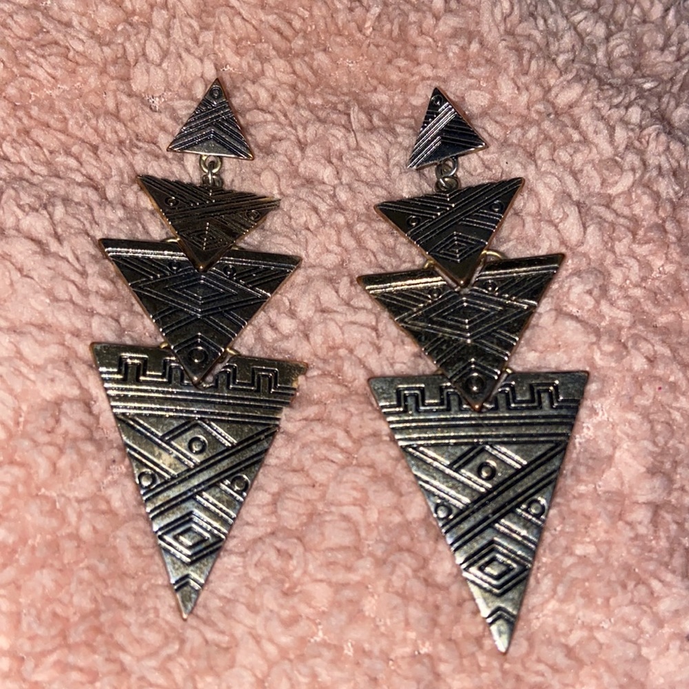TRIBAL EARRINGS. Read Description 🤍